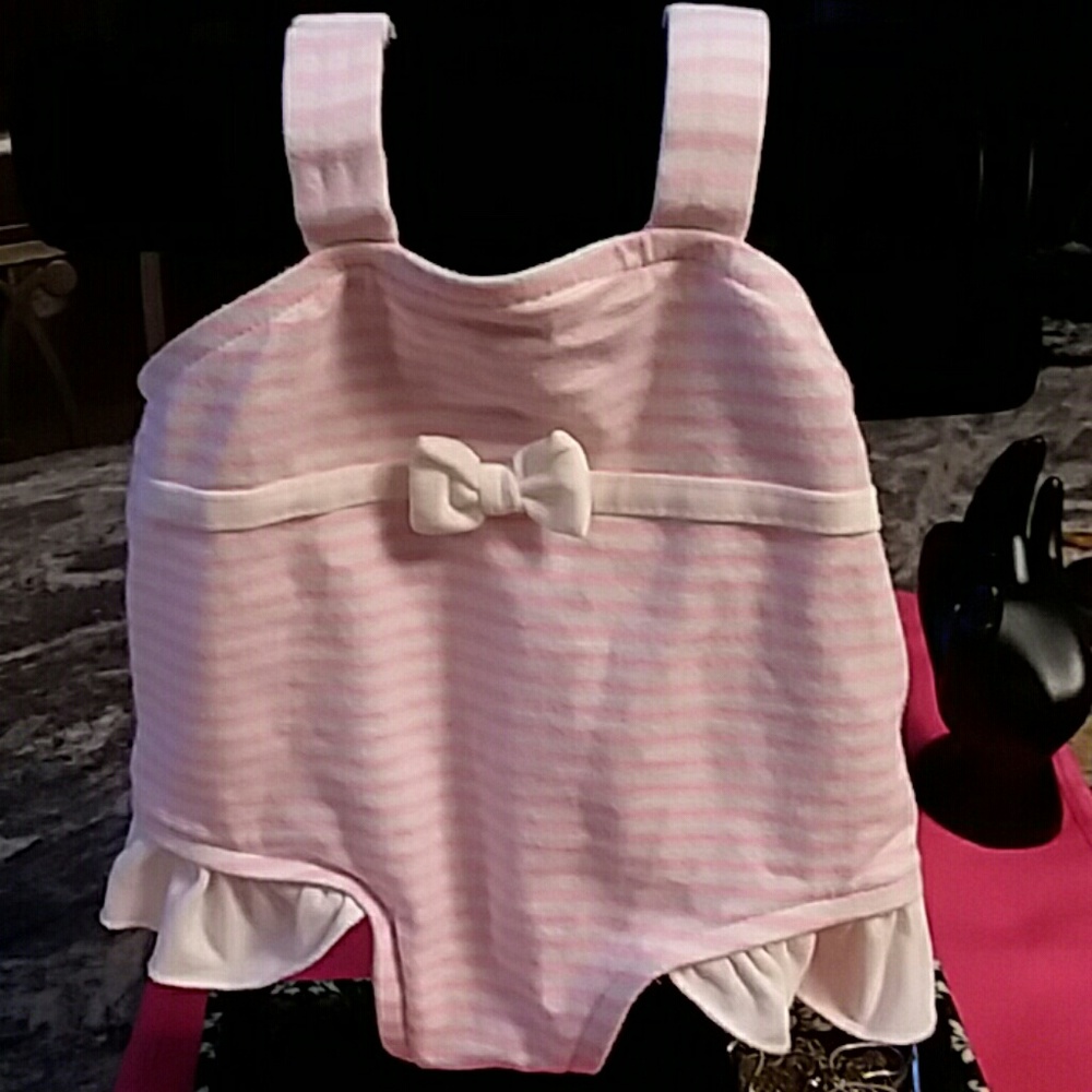 Honors pink and white full bathing suit